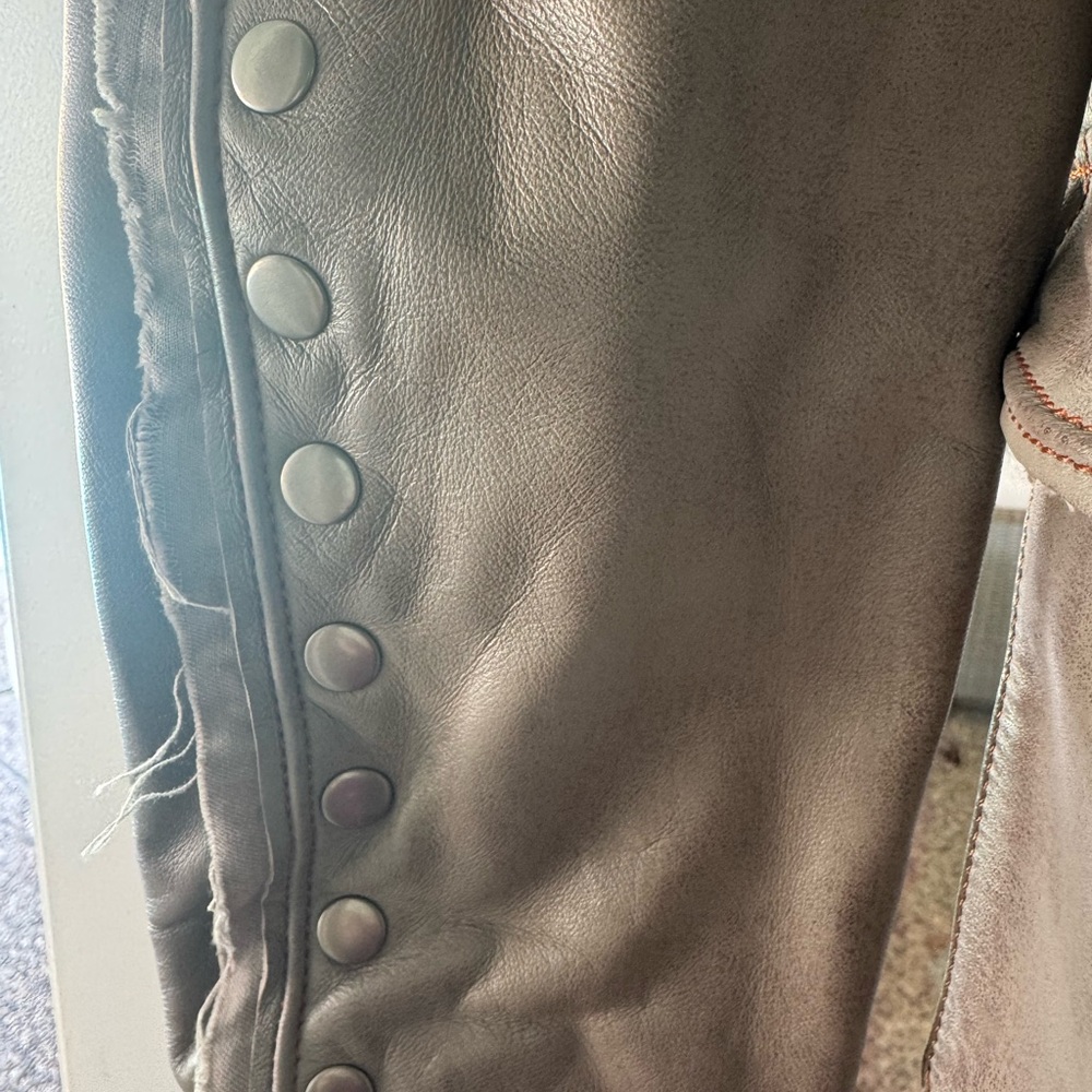 Utility Jacket in Tan - Picture 5 of 7